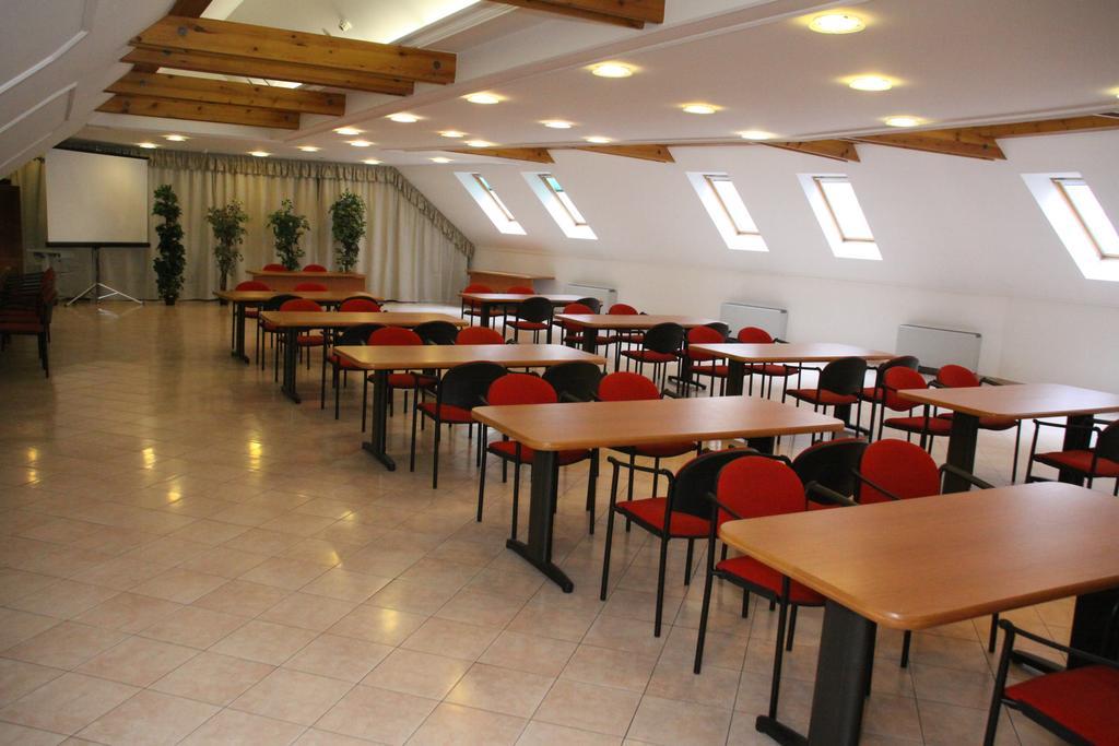 Hotel Pannonia Miskolc Ngoại thất bức ảnh