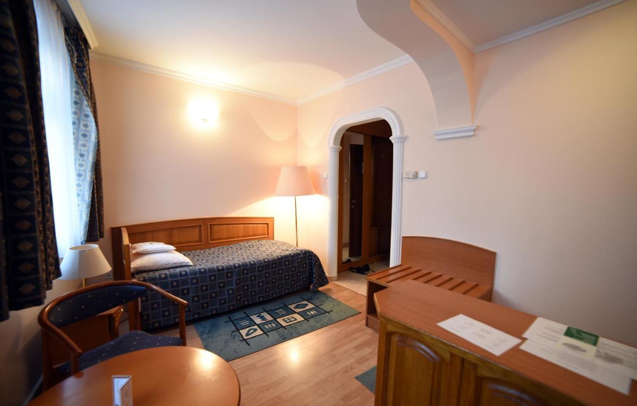 Hotel Pannonia Miskolc Ngoại thất bức ảnh